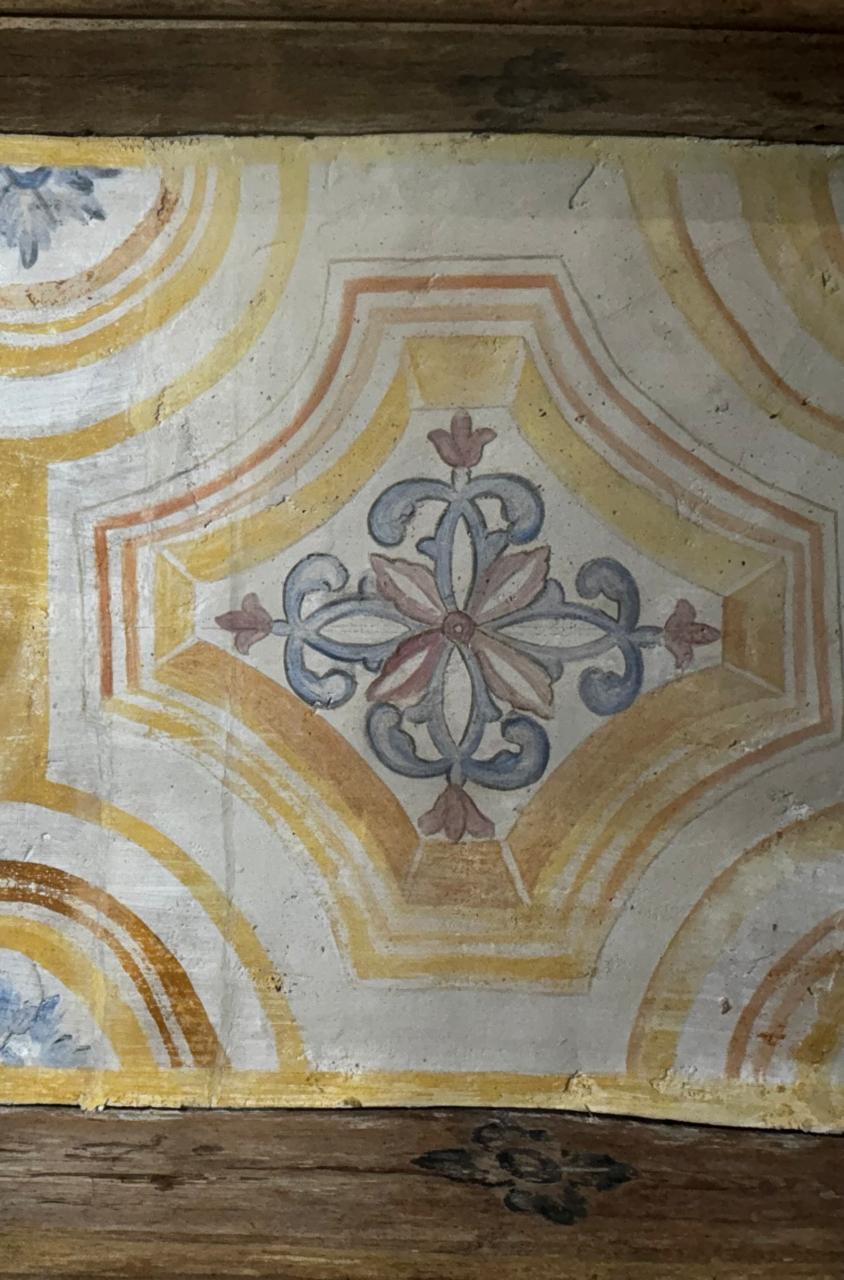Tracing the motif